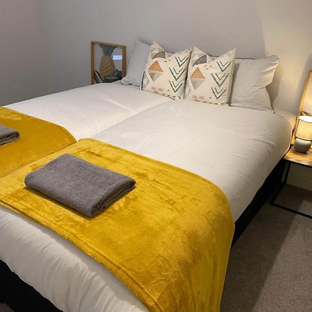 Crawley 2Bed Apartament Close To Gatwick Airport Copthorne  Exterior photo