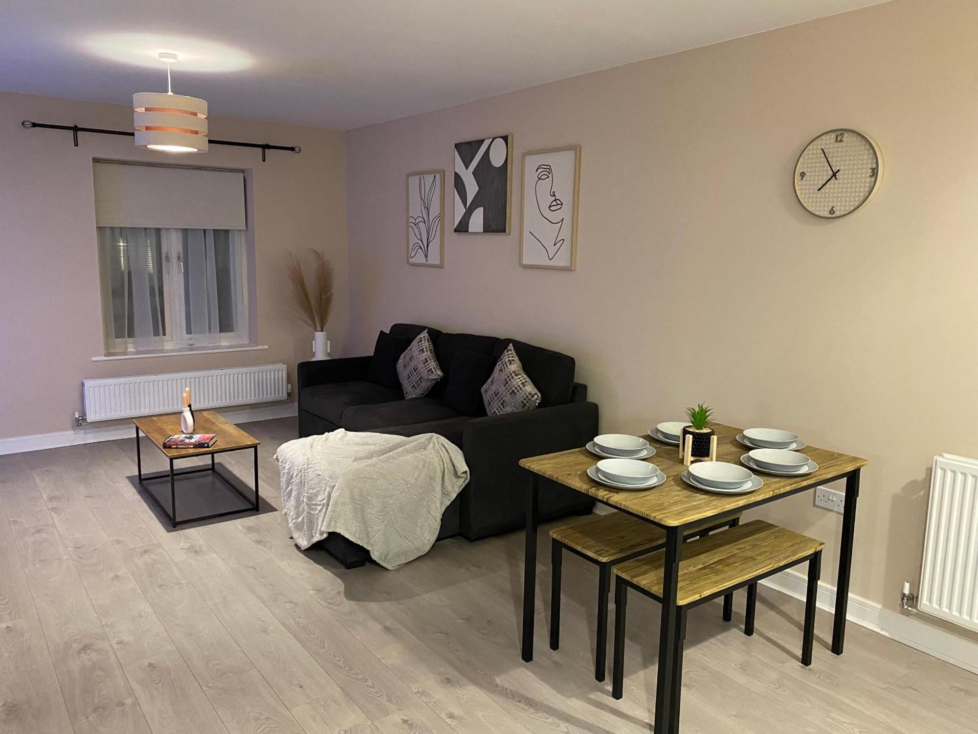 Crawley 2Bed Apartament Close To Gatwick Airport Copthorne  Exterior photo